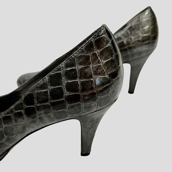 AnneĀ Klein Alligator SkināScales Pattern Dark Brown 3 inch High HeelsāChic - Picture 7 of 9